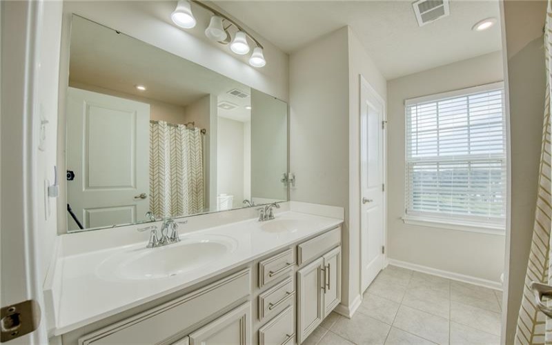 405 Creekside Ct, Eighty Four, 15330, 5 Bedroom Bedrooms, 11 Room Rooms,2.1 BathroomBathrooms,Residential,For Sale,Creekside Ct,1776988