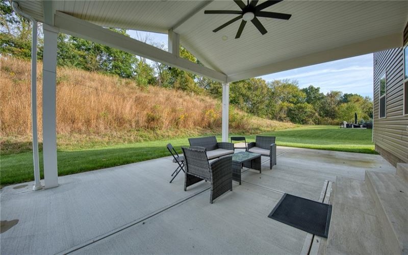405 Creekside Ct, Eighty Four, 15330, 5 Bedroom Bedrooms, 11 Room Rooms,2.1 BathroomBathrooms,Residential,For Sale,Creekside Ct,1776988