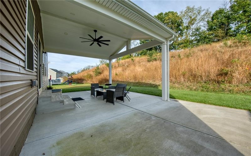 405 Creekside Ct, Eighty Four, 15330, 5 Bedroom Bedrooms, 11 Room Rooms,2.1 BathroomBathrooms,Residential,For Sale,Creekside Ct,1776988