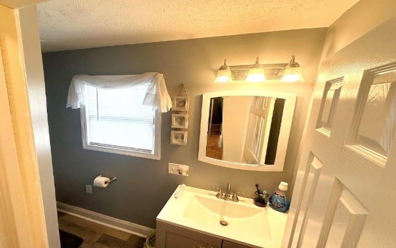 209 Wayne St, Claysville, 15323, 3 Bedroom Bedrooms, ,1 BathroomBathrooms,Residential,For Sale,Wayne St,1777091