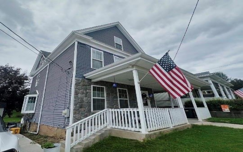209 Wayne St, Claysville, 15323, 3 Bedroom Bedrooms, ,1 BathroomBathrooms,Residential,For Sale,Wayne St,1777091