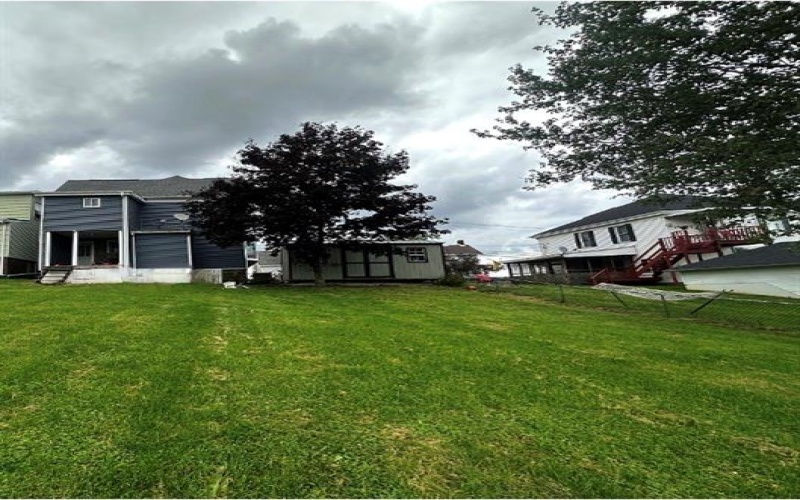 209 Wayne St, Claysville, 15323, 3 Bedroom Bedrooms, ,1 BathroomBathrooms,Residential,For Sale,Wayne St,1777091