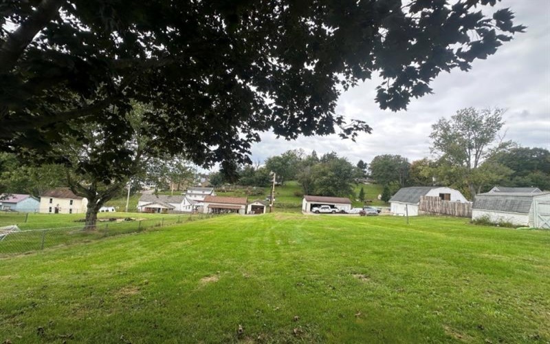 209 Wayne St, Claysville, 15323, 3 Bedroom Bedrooms, ,1 BathroomBathrooms,Residential,For Sale,Wayne St,1777091