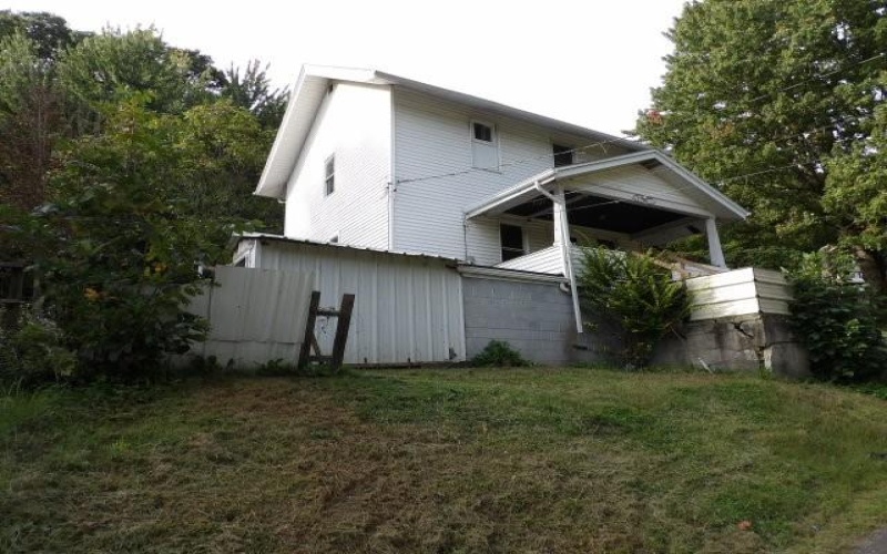 157 Martin Farm Road, Dunbar, 15431, 3 Bedroom Bedrooms, 6 Room Rooms,1 BathroomBathrooms,Residential,For Sale,Martin Farm Road,1777203