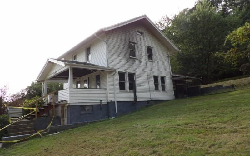157 Martin Farm Road, Dunbar, 15431, 3 Bedroom Bedrooms, 6 Room Rooms,1 BathroomBathrooms,Residential,For Sale,Martin Farm Road,1777203