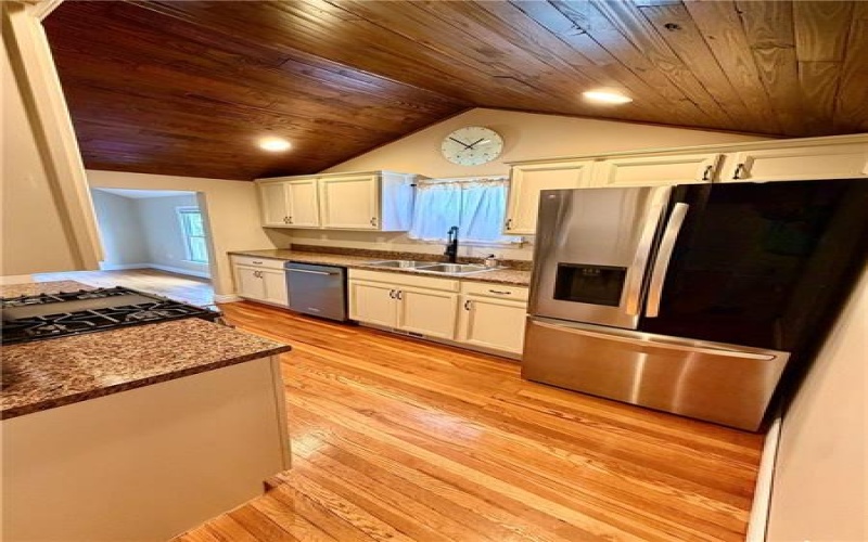 159 Hopwood Fairchance Rd, Hopwood, 15445, 2 Bedroom Bedrooms, 7 Room Rooms,2 BathroomBathrooms,Residential,For Sale,Hopwood Fairchance Rd,1777204