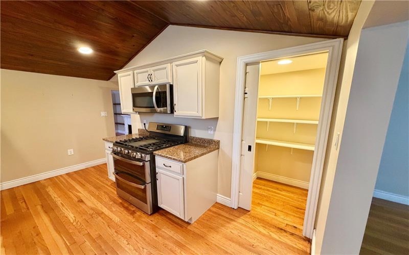 159 Hopwood Fairchance Rd, Hopwood, 15445, 2 Bedroom Bedrooms, 7 Room Rooms,2 BathroomBathrooms,Residential,For Sale,Hopwood Fairchance Rd,1777204