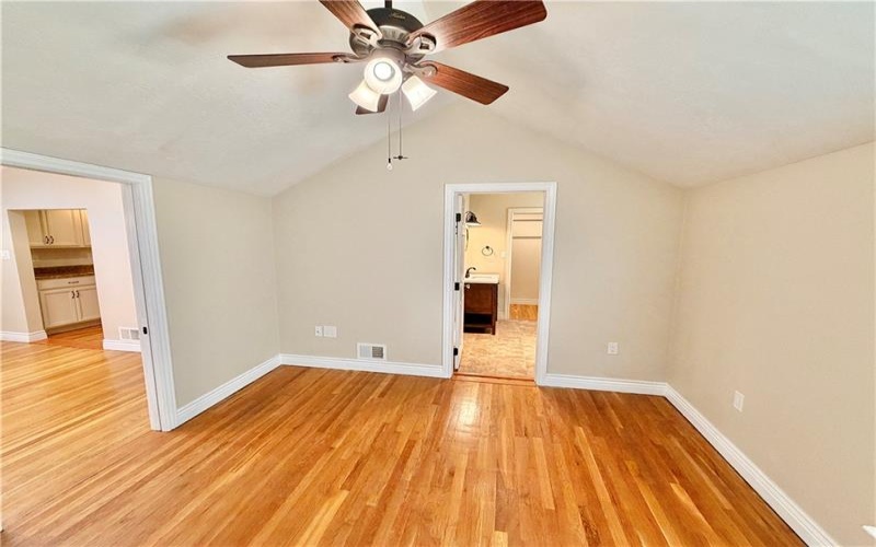 159 Hopwood Fairchance Rd, Hopwood, 15445, 2 Bedroom Bedrooms, 7 Room Rooms,2 BathroomBathrooms,Residential,For Sale,Hopwood Fairchance Rd,1777204