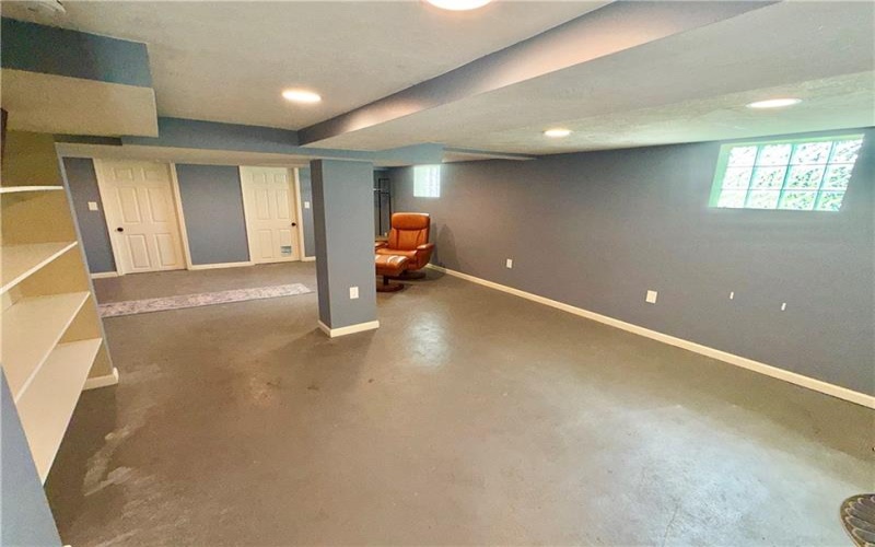 159 Hopwood Fairchance Rd, Hopwood, 15445, 2 Bedroom Bedrooms, 7 Room Rooms,2 BathroomBathrooms,Residential,For Sale,Hopwood Fairchance Rd,1777204