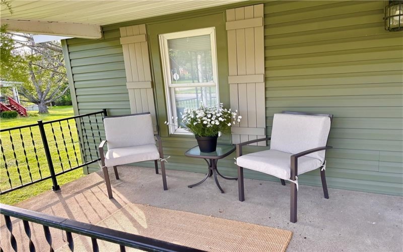 159 Hopwood Fairchance Rd, Hopwood, 15445, 2 Bedroom Bedrooms, 7 Room Rooms,2 BathroomBathrooms,Residential,For Sale,Hopwood Fairchance Rd,1777204