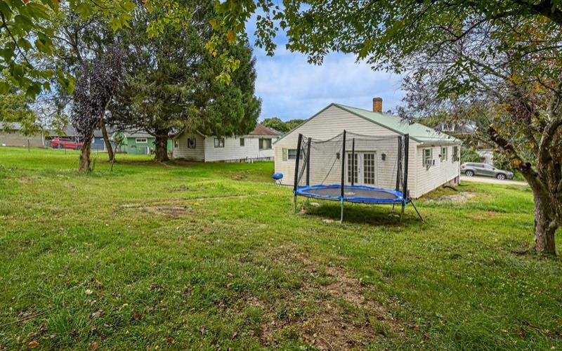 7 Leyda AVENUE, Charleroi, 15022, 3 Bedroom Bedrooms, 8 Room Rooms,1 BathroomBathrooms,Residential,For Sale,Leyda,1777216