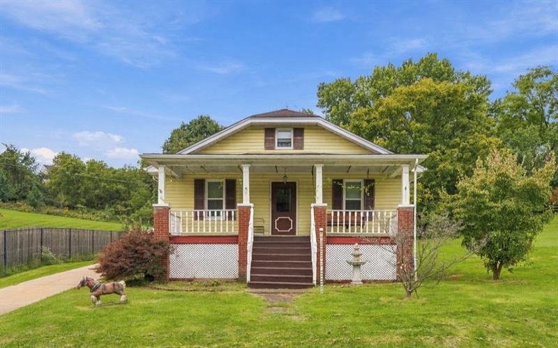 127 Muse Bishop ROAD, Canonsburg, 15317, 2 Bedroom Bedrooms, 8 Room Rooms,1 BathroomBathrooms,Residential,For Sale,Muse Bishop,1777249
