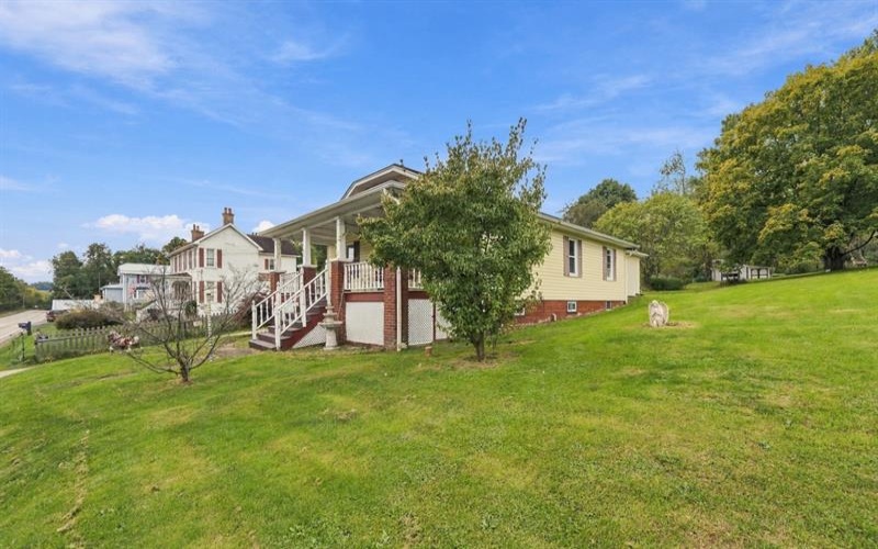127 Muse Bishop ROAD, Canonsburg, 15317, 2 Bedroom Bedrooms, 8 Room Rooms,1 BathroomBathrooms,Residential,For Sale,Muse Bishop,1777249