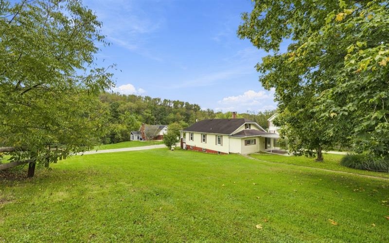 127 Muse Bishop ROAD, Canonsburg, 15317, 2 Bedroom Bedrooms, 8 Room Rooms,1 BathroomBathrooms,Residential,For Sale,Muse Bishop,1777249