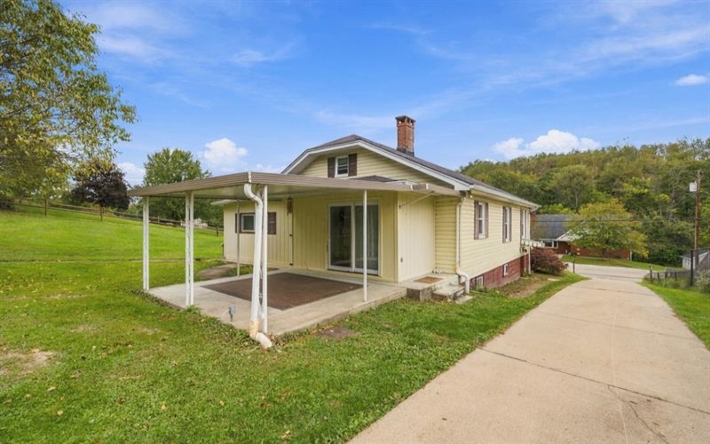 127 Muse Bishop ROAD, Canonsburg, 15317, 2 Bedroom Bedrooms, 8 Room Rooms,1 BathroomBathrooms,Residential,For Sale,Muse Bishop,1777249