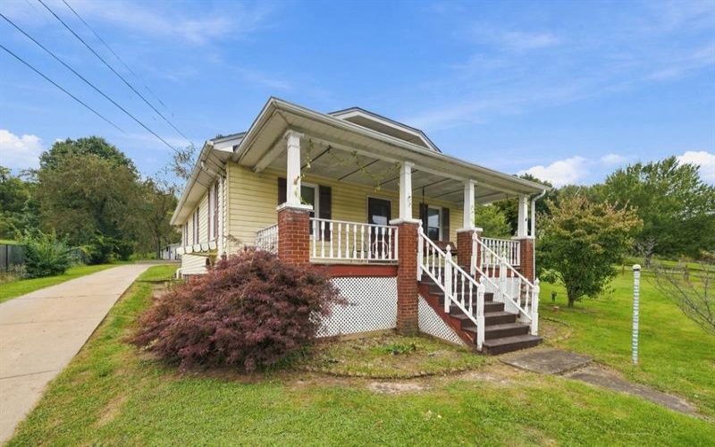 127 Muse Bishop ROAD, Canonsburg, 15317, 2 Bedroom Bedrooms, 8 Room Rooms,1 BathroomBathrooms,Residential,For Sale,Muse Bishop,1777249
