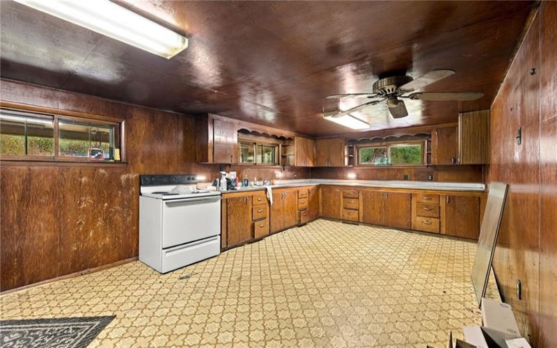 928 Duvall Road, Charleroi, 15022, 3 Bedroom Bedrooms, 5 Room Rooms,1 BathroomBathrooms,Residential,For Sale,Duvall Road,1777200