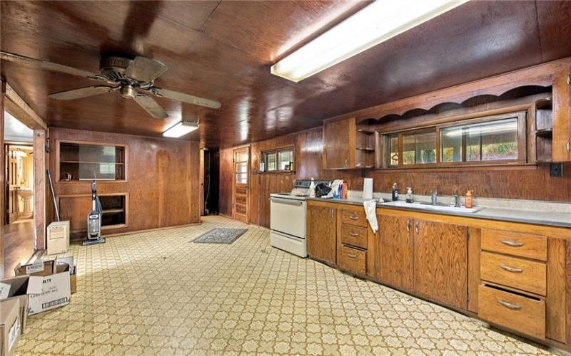 928 Duvall Road, Charleroi, 15022, 3 Bedroom Bedrooms, 5 Room Rooms,1 BathroomBathrooms,Residential,For Sale,Duvall Road,1777200