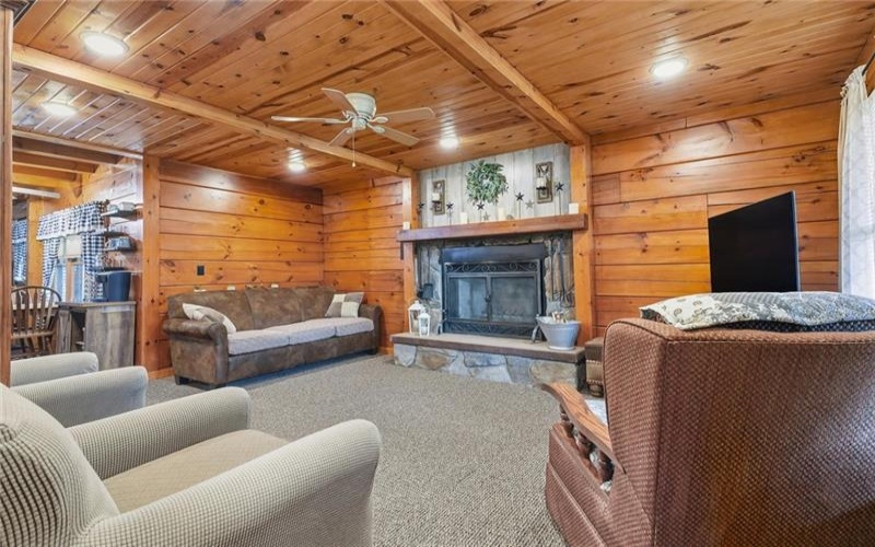 369 Hoover Works Road, McClellandtown, 15458, 4 Bedroom Bedrooms, 6 Room Rooms,1.1 BathroomBathrooms,Residential,For Sale,Hoover Works Road,1777336