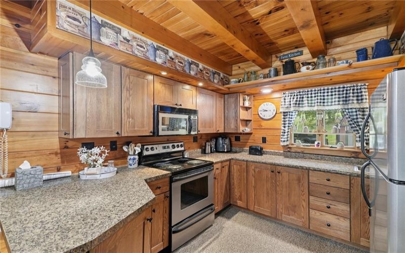 369 Hoover Works Road, McClellandtown, 15458, 4 Bedroom Bedrooms, 6 Room Rooms,1.1 BathroomBathrooms,Residential,For Sale,Hoover Works Road,1777336