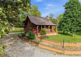 369 Hoover Works Road, McClellandtown, 15458, 4 Bedroom Bedrooms, 6 Room Rooms,1.1 BathroomBathrooms,Residential,For Sale,Hoover Works Road,1777336