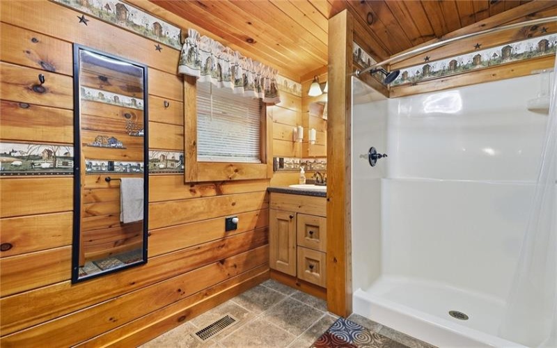 369 Hoover Works Road, McClellandtown, 15458, 4 Bedroom Bedrooms, 6 Room Rooms,1.1 BathroomBathrooms,Residential,For Sale,Hoover Works Road,1777336