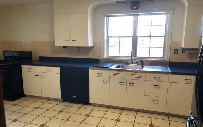 51 LINDEN PL, Uniontown, 15401, 3 Bedroom Bedrooms, 13 Room Rooms,3 BathroomBathrooms,Residential,For Sale,LINDEN PL,1773289
