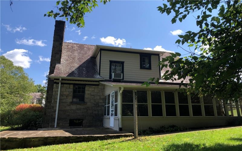 51 LINDEN PL, Uniontown, 15401, 3 Bedroom Bedrooms, 13 Room Rooms,3 BathroomBathrooms,Residential,For Sale,LINDEN PL,1773289