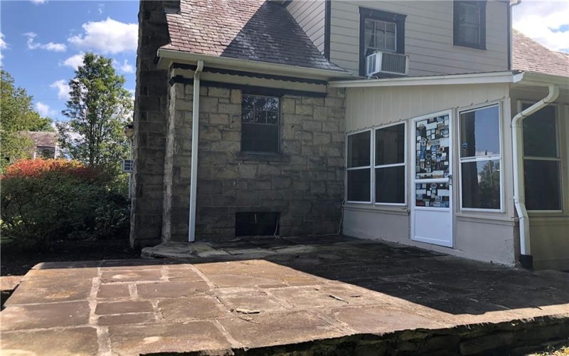 51 LINDEN PL, Uniontown, 15401, 3 Bedroom Bedrooms, 13 Room Rooms,3 BathroomBathrooms,Residential,For Sale,LINDEN PL,1773289