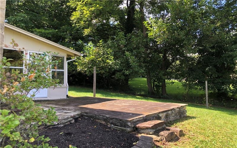 51 LINDEN PL, Uniontown, 15401, 3 Bedroom Bedrooms, 13 Room Rooms,3 BathroomBathrooms,Residential,For Sale,LINDEN PL,1773289