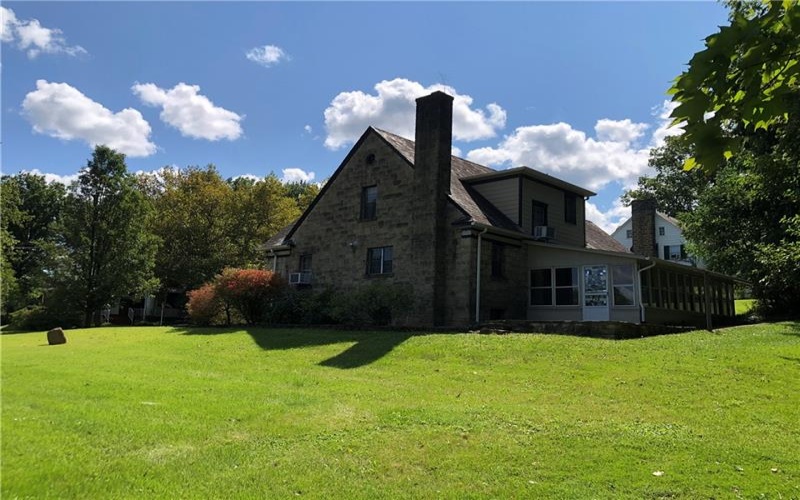 51 LINDEN PL, Uniontown, 15401, 3 Bedroom Bedrooms, 13 Room Rooms,3 BathroomBathrooms,Residential,For Sale,LINDEN PL,1773289