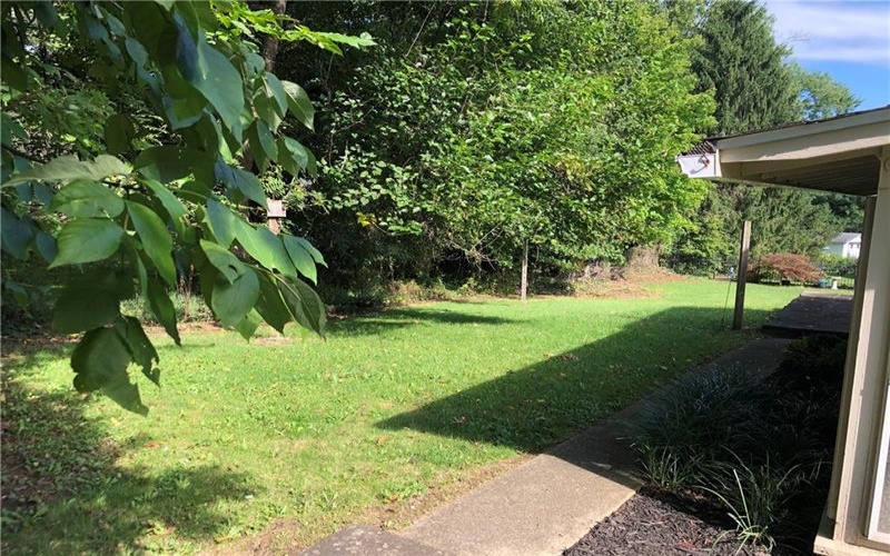 51 LINDEN PL, Uniontown, 15401, 3 Bedroom Bedrooms, 13 Room Rooms,3 BathroomBathrooms,Residential,For Sale,LINDEN PL,1773289