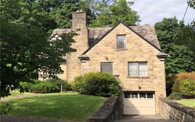 51 LINDEN PL, Uniontown, 15401, 3 Bedroom Bedrooms, 13 Room Rooms,3 BathroomBathrooms,Residential,For Sale,LINDEN PL,1773289