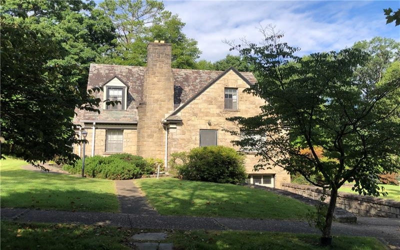 51 LINDEN PL, Uniontown, 15401, 3 Bedroom Bedrooms, 13 Room Rooms,3 BathroomBathrooms,Residential,For Sale,LINDEN PL,1773289