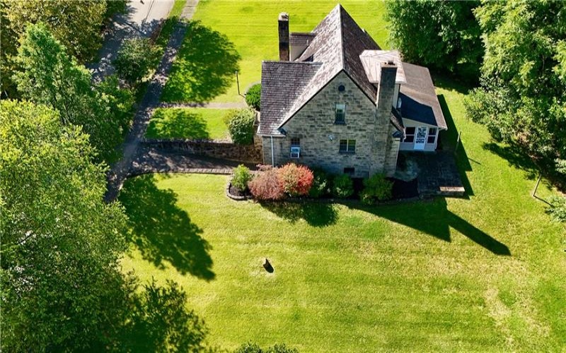 51 LINDEN PL, Uniontown, 15401, 3 Bedroom Bedrooms, 13 Room Rooms,3 BathroomBathrooms,Residential,For Sale,LINDEN PL,1773289