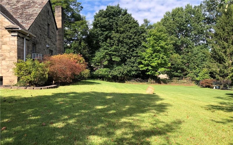 51 LINDEN PL, Uniontown, 15401, 3 Bedroom Bedrooms, 13 Room Rooms,3 BathroomBathrooms,Residential,For Sale,LINDEN PL,1773289
