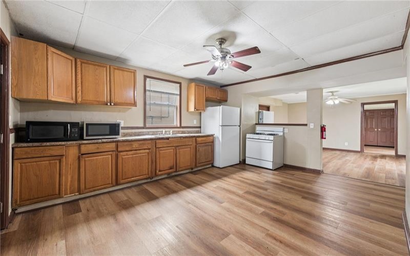1008 FALLOWFIELD AVE, CHARLEROI, 15022, 2 Bedroom Bedrooms, ,1.1 BathroomBathrooms,Residential,For Sale,FALLOWFIELD AVE,1777211