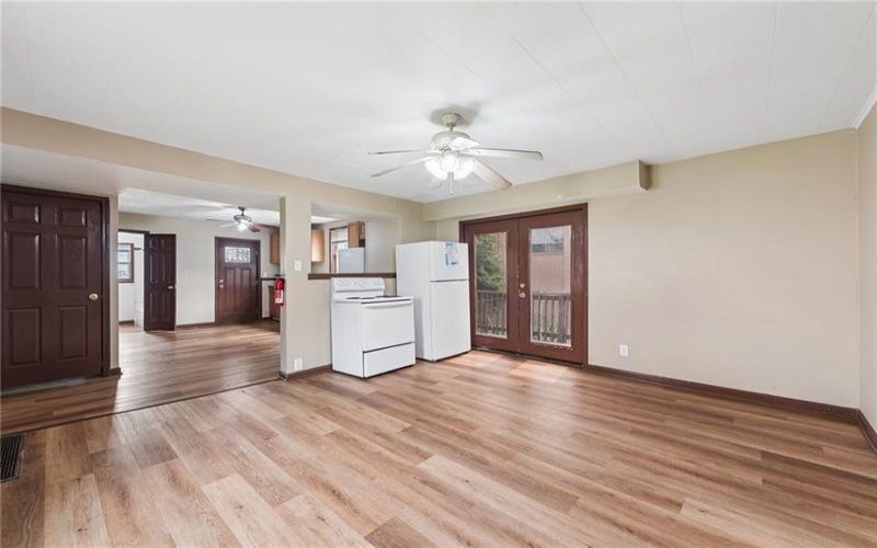 1008 FALLOWFIELD AVE, CHARLEROI, 15022, 2 Bedroom Bedrooms, ,1.1 BathroomBathrooms,Residential,For Sale,FALLOWFIELD AVE,1777211