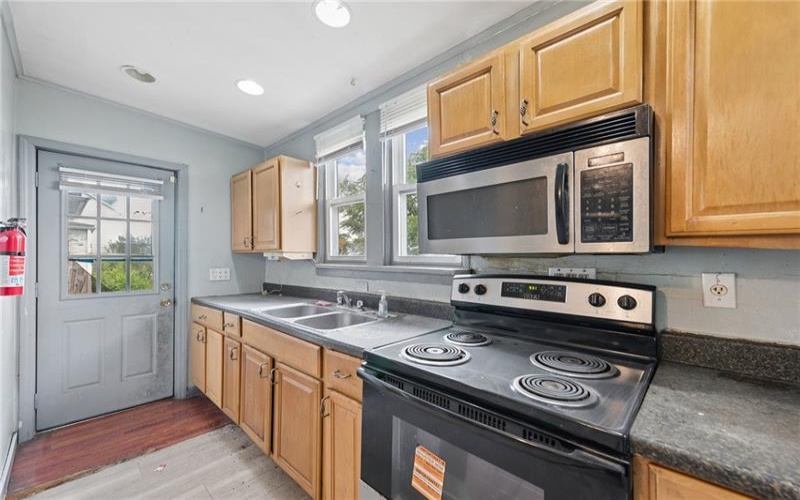 718 LOOKOUT AVE, CHARLEROI, 15022, 2 Bedroom Bedrooms, ,1 BathroomBathrooms,Residential,For Sale,LOOKOUT AVE,1777214