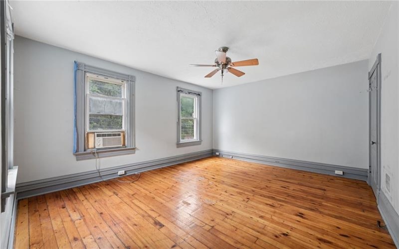 718 LOOKOUT AVE, CHARLEROI, 15022, 2 Bedroom Bedrooms, ,1 BathroomBathrooms,Residential,For Sale,LOOKOUT AVE,1777214
