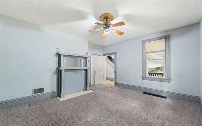 718 LOOKOUT AVE, CHARLEROI, 15022, 2 Bedroom Bedrooms, ,1 BathroomBathrooms,Residential,For Sale,LOOKOUT AVE,1777214