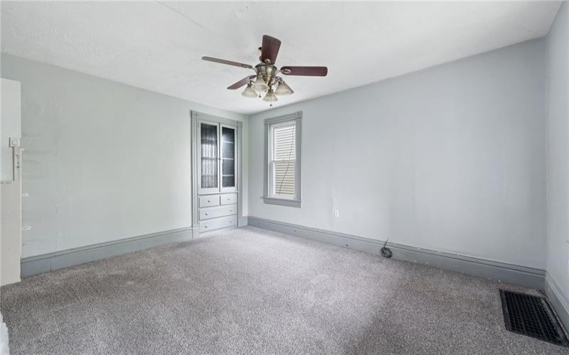 718 LOOKOUT AVE, CHARLEROI, 15022, 2 Bedroom Bedrooms, ,1 BathroomBathrooms,Residential,For Sale,LOOKOUT AVE,1777214