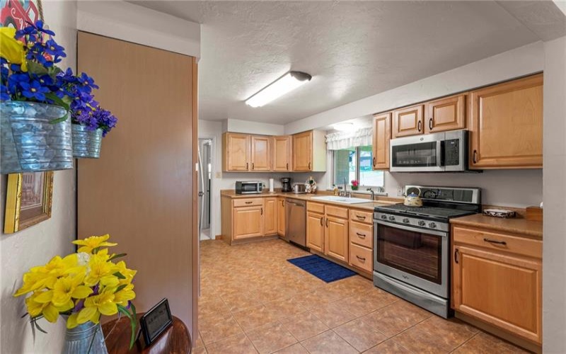 70 FAIRMONT AVENUE, Washington, 15301, 3 Bedroom Bedrooms, ,1.1 BathroomBathrooms,Residential,For Sale,FAIRMONT AVENUE,1777339