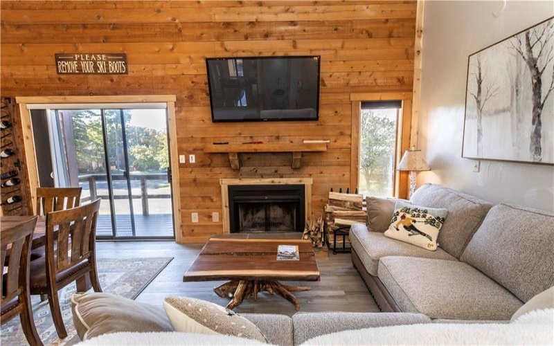 2504 Swiss Mountain Drive, 15622, 15622, 2 Bedroom Bedrooms, 6 Room Rooms,2 BathroomBathrooms,Residential,For Sale,Swiss Mountain Drive,1777342