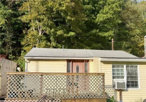 18 Willow Lane, Lake Lynn, 15451, 1 Bedroom Bedrooms, ,1 BathroomBathrooms,Residential,For Sale,Willow Lane,1777373