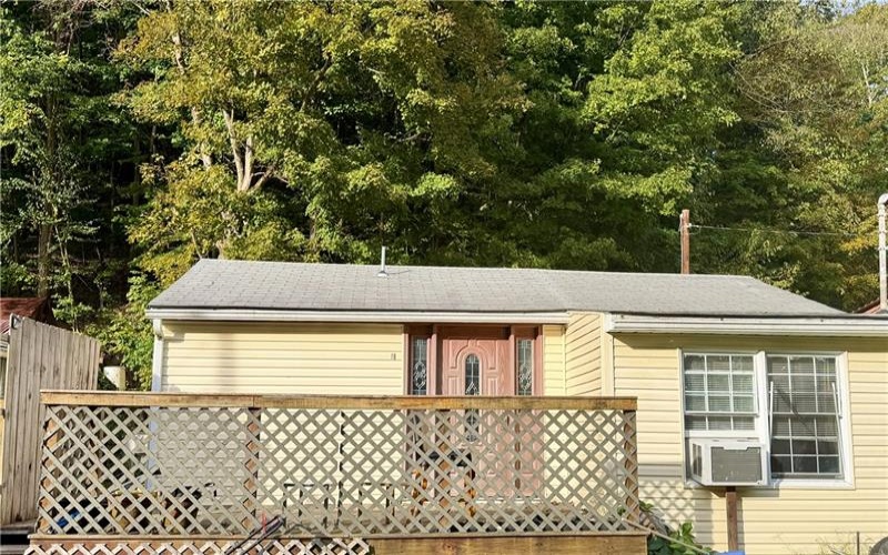18 Willow Lane, Lake Lynn, 15451, 1 Bedroom Bedrooms, ,1 BathroomBathrooms,Residential,For Sale,Willow Lane,1777373