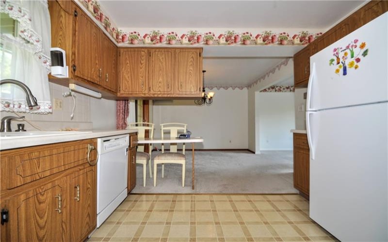 8 Homewood Dr, Charleroi, 15022, 3 Bedroom Bedrooms, 9 Room Rooms,2 BathroomBathrooms,Residential,For Sale,Homewood Dr,1777381