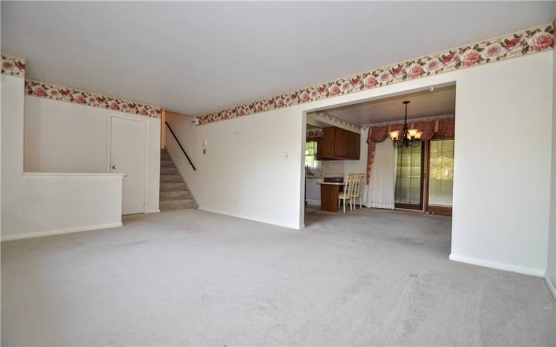8 Homewood Dr, Charleroi, 15022, 3 Bedroom Bedrooms, 9 Room Rooms,2 BathroomBathrooms,Residential,For Sale,Homewood Dr,1777381