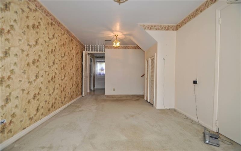8 Homewood Dr, Charleroi, 15022, 3 Bedroom Bedrooms, 9 Room Rooms,2 BathroomBathrooms,Residential,For Sale,Homewood Dr,1777381