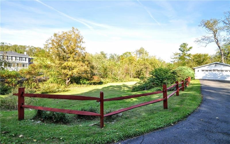 8 Homewood Dr, Charleroi, 15022, 3 Bedroom Bedrooms, 9 Room Rooms,2 BathroomBathrooms,Residential,For Sale,Homewood Dr,1777381